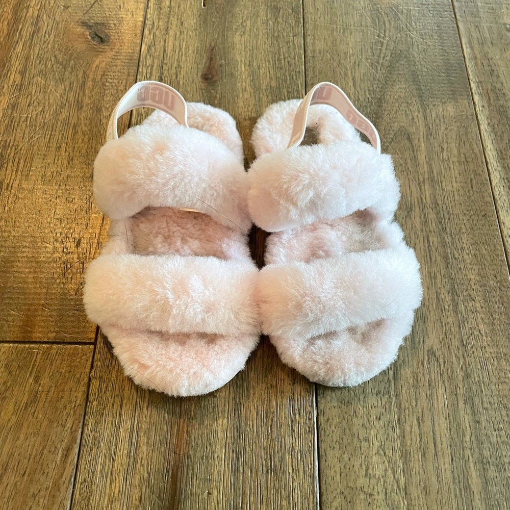 UGGS Oh Yeah strapping pink girls slippers sz 11